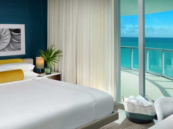 Ocean view guestroom, at Solé Miami beach resort