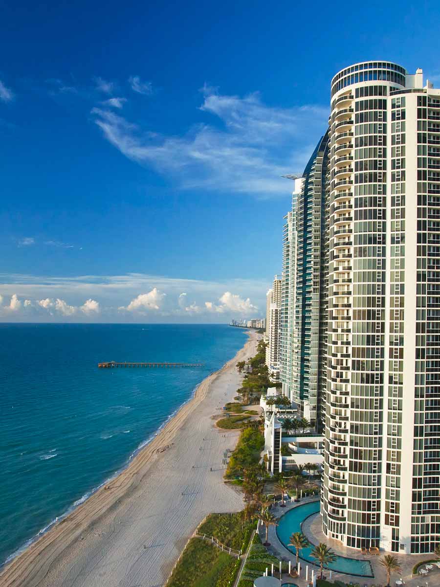 Exterior of Solé Miami