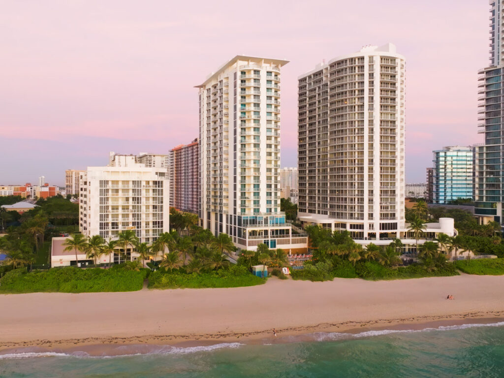 Sole Exterior And Beach
